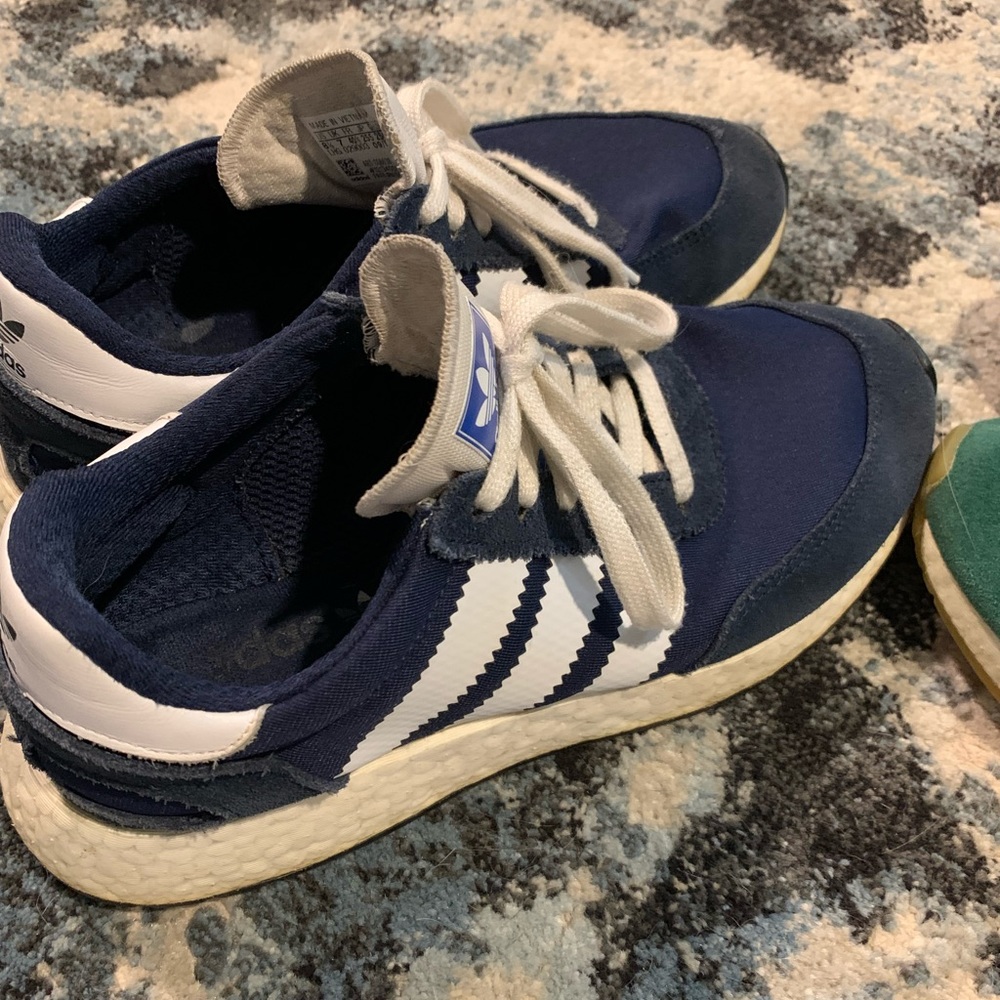 Adidas women’s blue and white 8.5